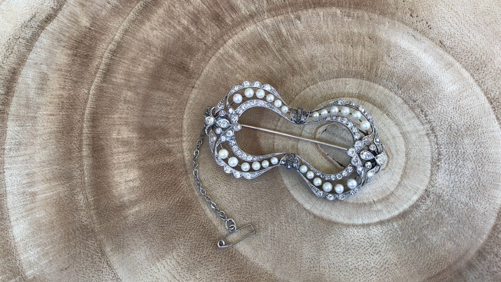 Broche Art Déco En Métal Argenté Avec Pierre De Jais Facettée - Bijou Vintage Occasion