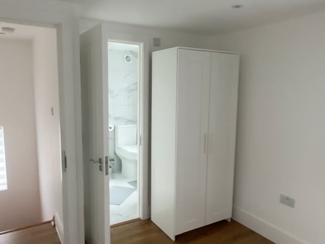 Spacious loft room with en suite and storage  Main Photo