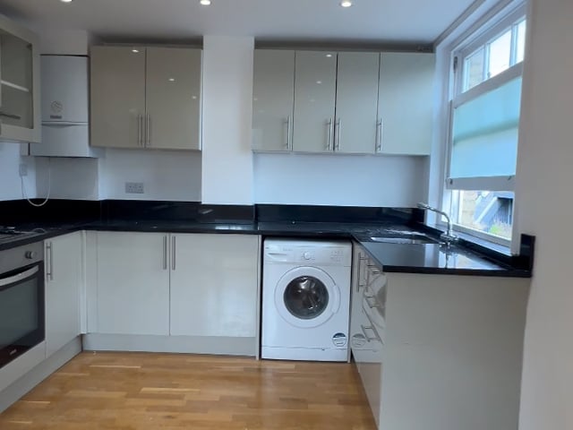 Modern 2 bedroom flat, hackney fully furnished Main Photo