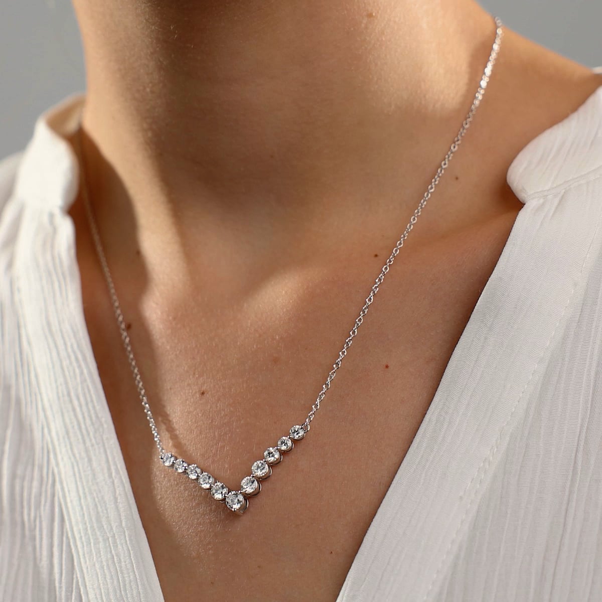 product video 2 for 2 ctw Round Lab Grown Diamond Chevron Fashion Necklace