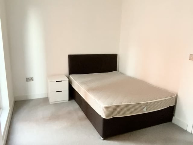 Double Room Female House Share in Modern Terrace  Main Photo