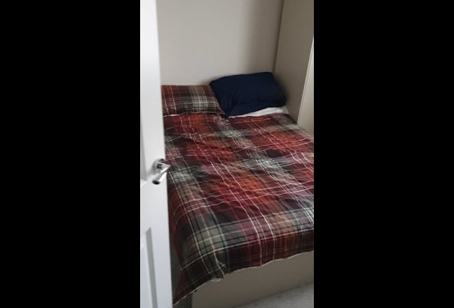 Double bedroom to rent Main Photo