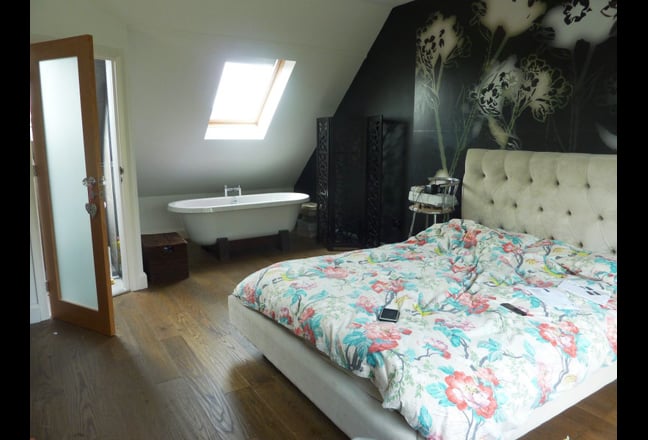 Video 1: En-suite loft room