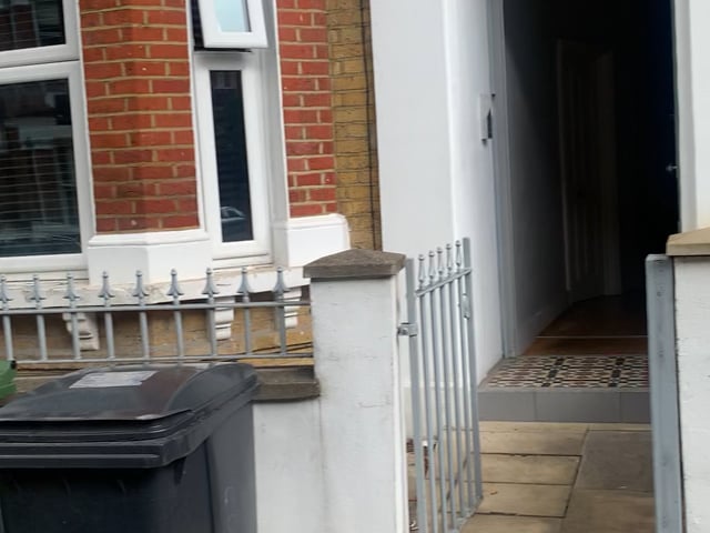 Stunning 2 Bed Ground Floor Garden Flat In Oval Main Photo