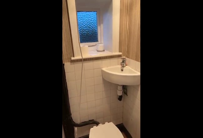 Small Single Room in Shared House Main Photo