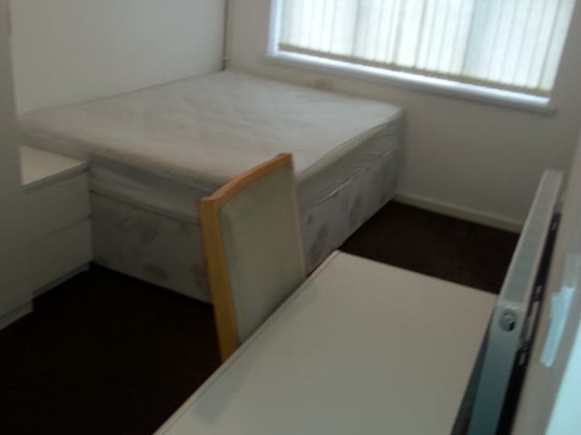 Fully furnished extra large double room  Main Photo