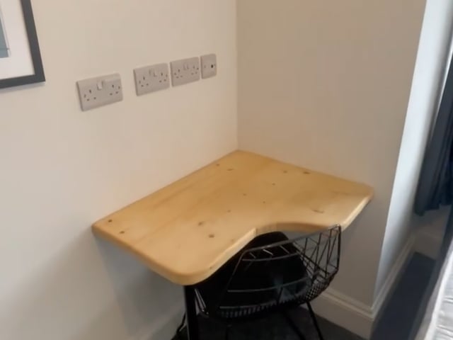 Spacious double room to rent!  Main Photo