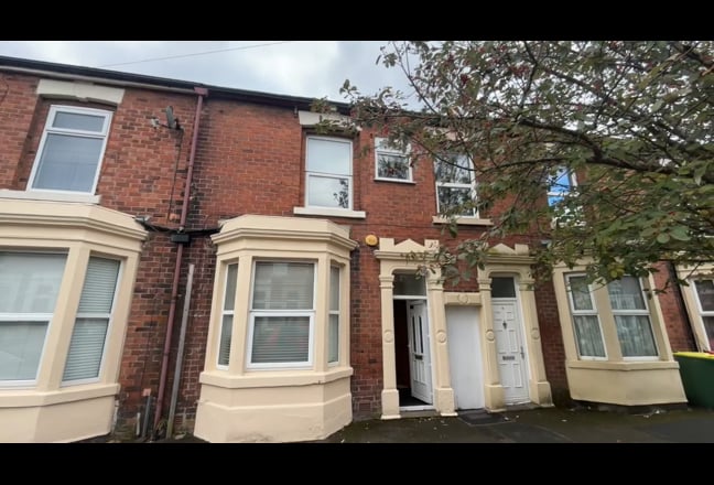 Spacious Rooms to Let on Brackenbury Road, Preston Main Photo