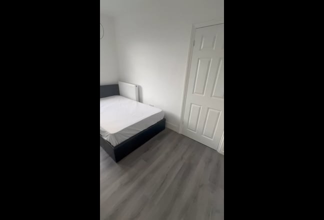 Room in Plumstead *£800 Bills inc* - All Female Main Photo