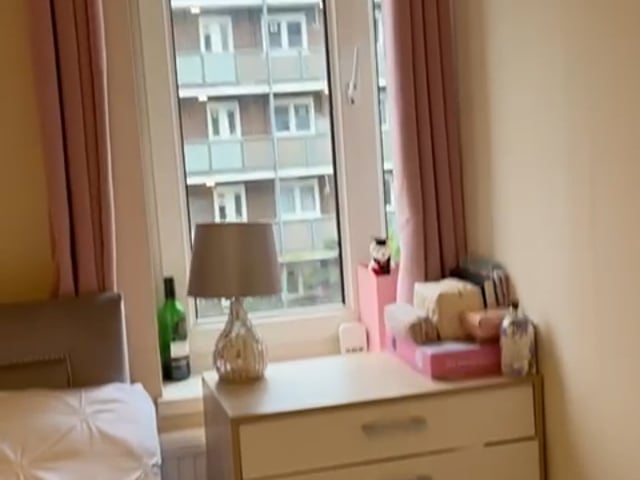 One Double Room Available for a Lady in E2 0Se Main Photo