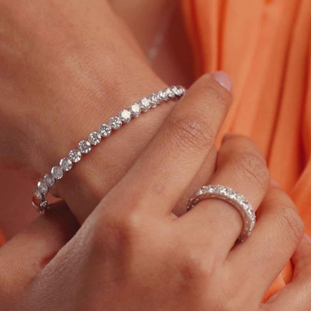 product video 2 for Boundless Orbit Bangle