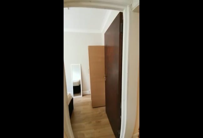 Double Room Available In Split Level Flat Main Photo