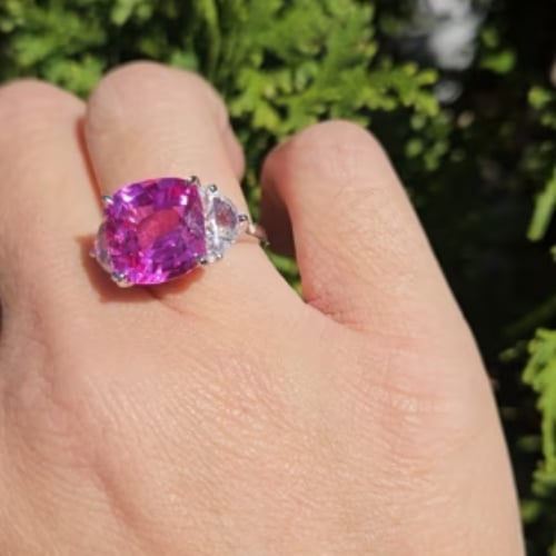 7CT(12mm) CUSHION CUT W/ 2TCW 1/2 MOON SIDE STONES F220LG-PK TORM-CZ-14K