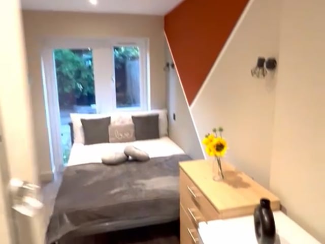 Affordable Furnished Ensuite in Lewisham Main Photo