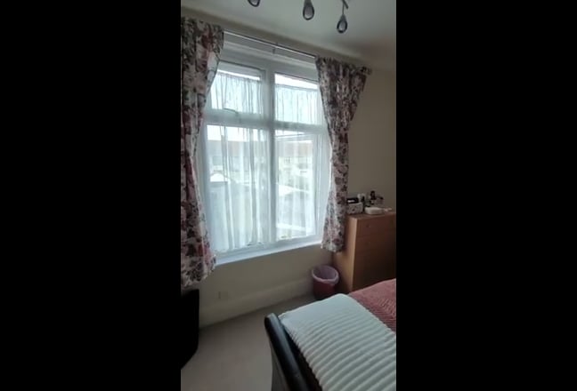 Large room in a relaxed home Main Photo