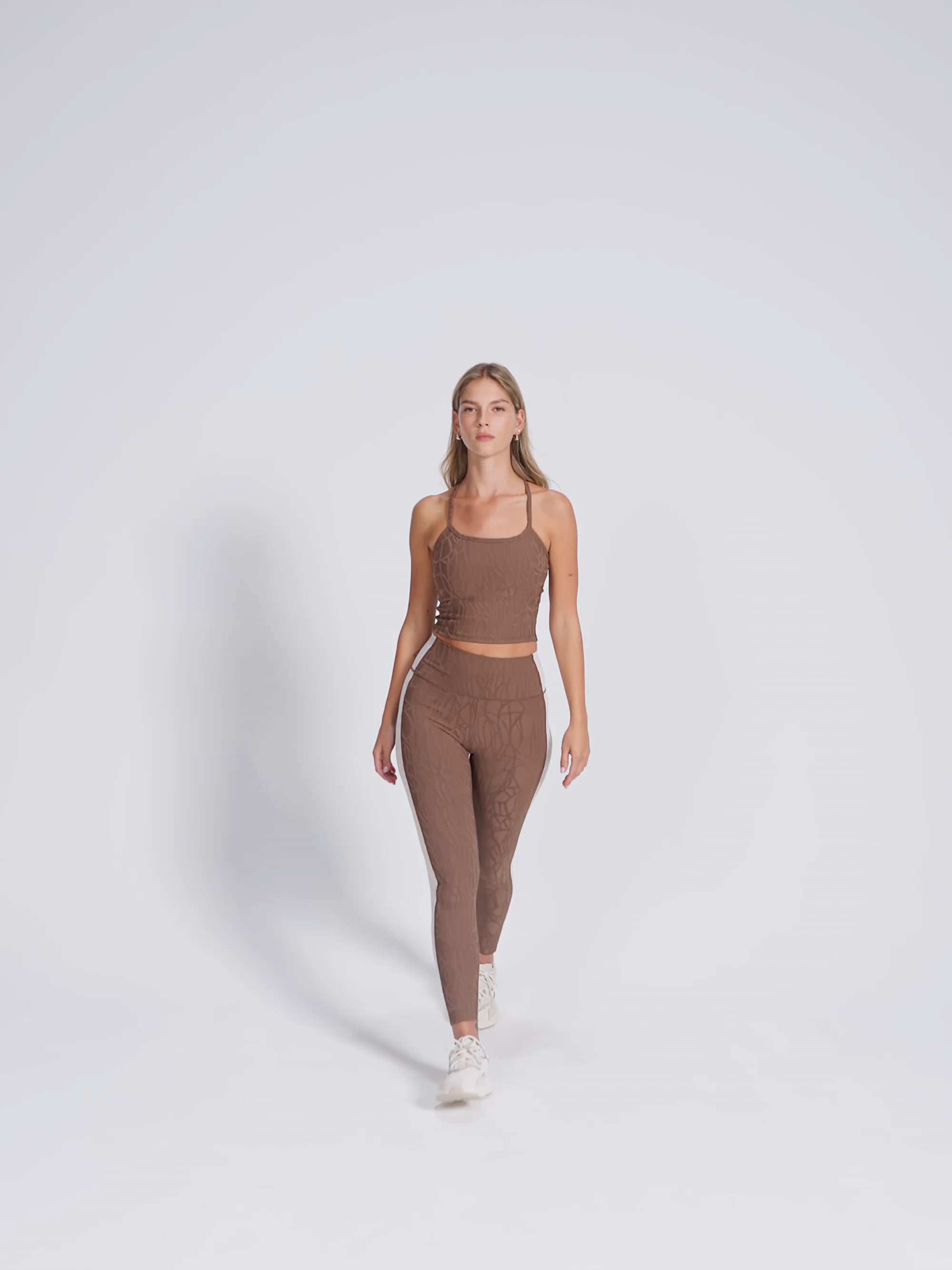 גופיית ספורט ג’קארד 3D Longline עם גב Y