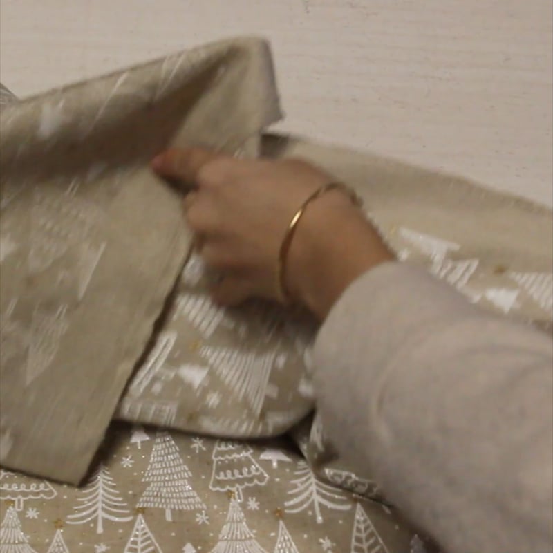Vidéo: Toile imprimée Noël - Sapins blancs