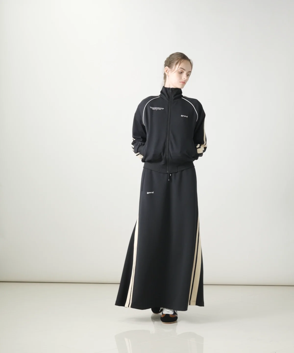 タグ付き未使用☆レザレクション ジャガード黒セットアップ サイズXL ESSENTIAL / アクアスーティングトラックスカート BOTTOMS Night STORE