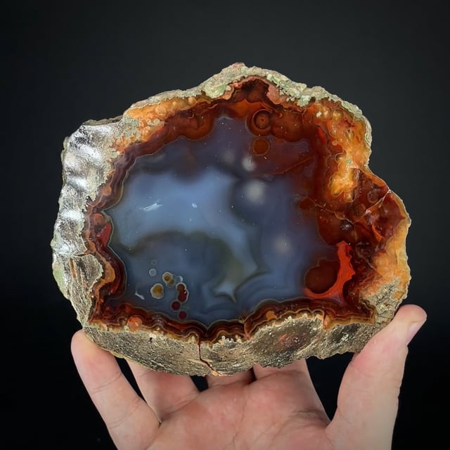 Polished Agate end nodule with Hyalite Opal