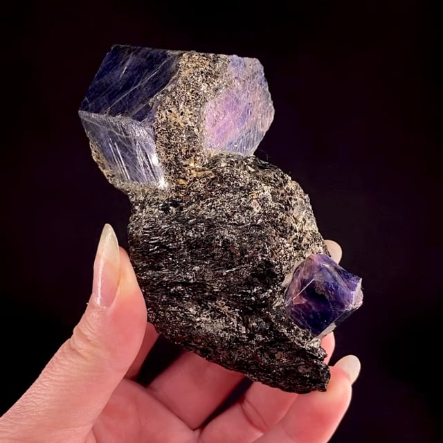 Corundum var: Sapphire