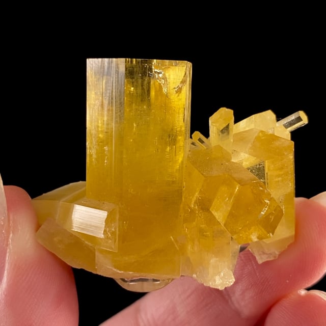 Beryl var: Heliodor (treated Aquamarine) | Chumar Bakhoor, Hunza Valley ...