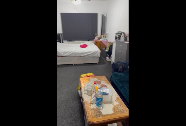 Very large double room in a shared house Main Photo