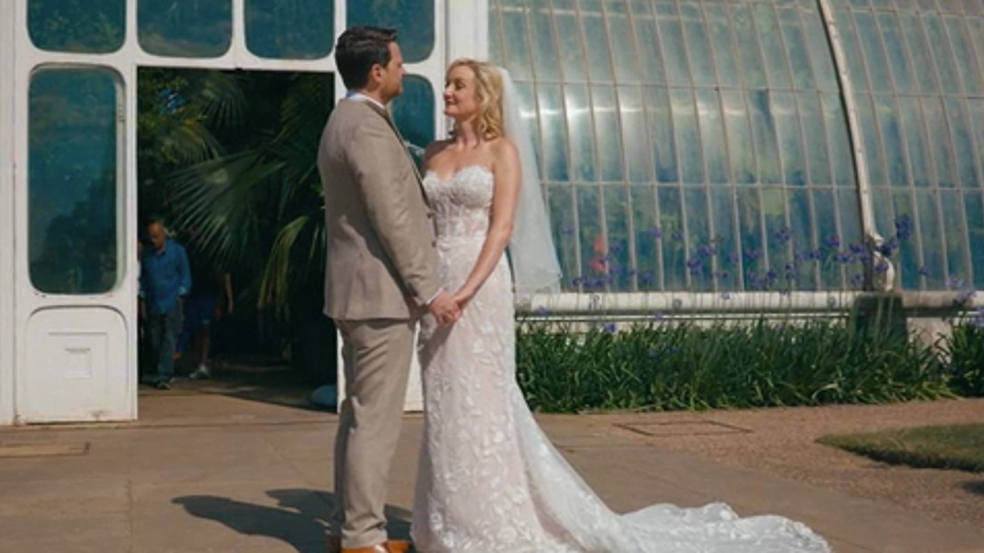 Love Story at Kew Gardens | Cinematic Wedding & Engagement Film London