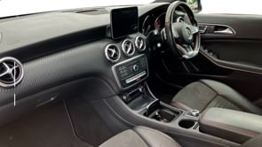 MERCEDES-BENZ A CLASS 2018 (18)