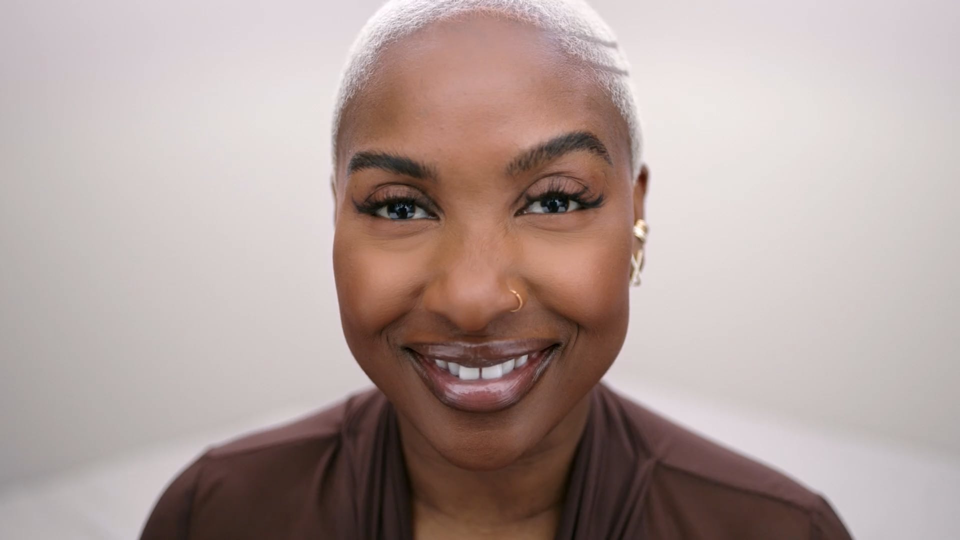 BOBBI BROWN - IN MY SKIN - JESSICA