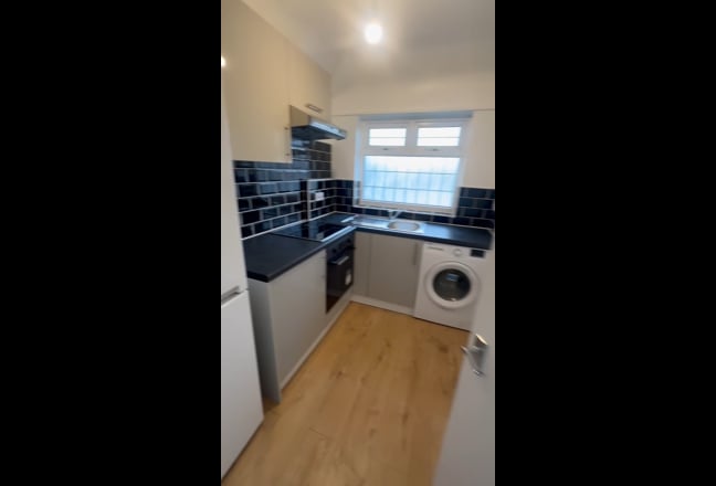 2 bed flat including all bills Main Photo