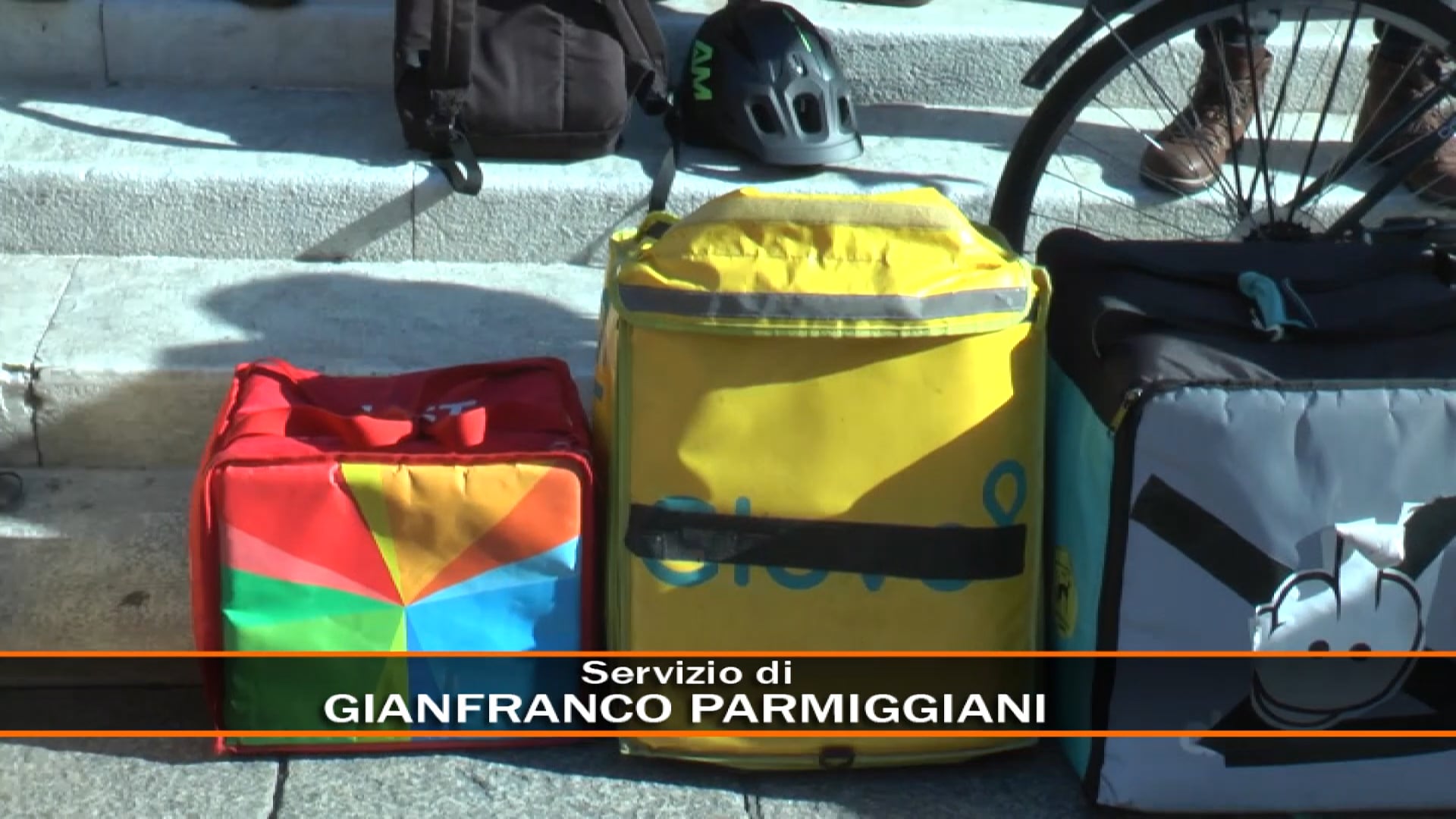 Rider sotto la pioggia: esposto dei sindacati