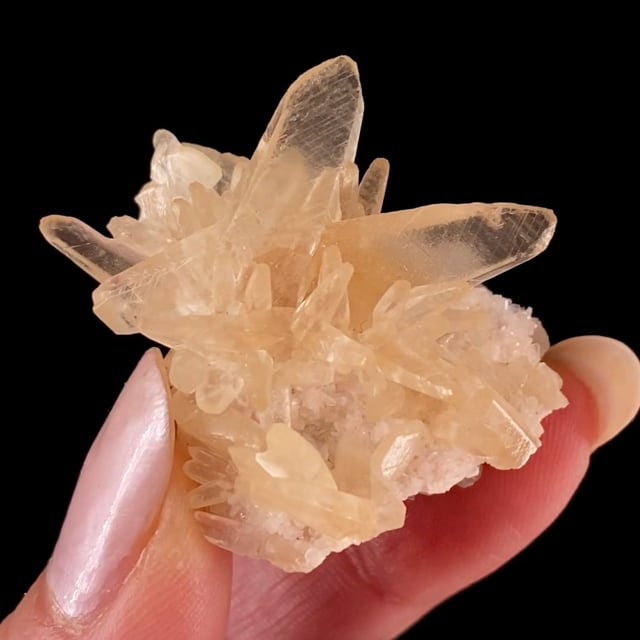 Calcite (''butterfly''-twin) (fluorescent)