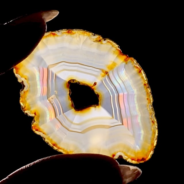 Agate (var: Iris Agate) (rainbow iridescence)