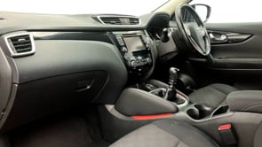 NISSAN QASHQAI 2017 (17)