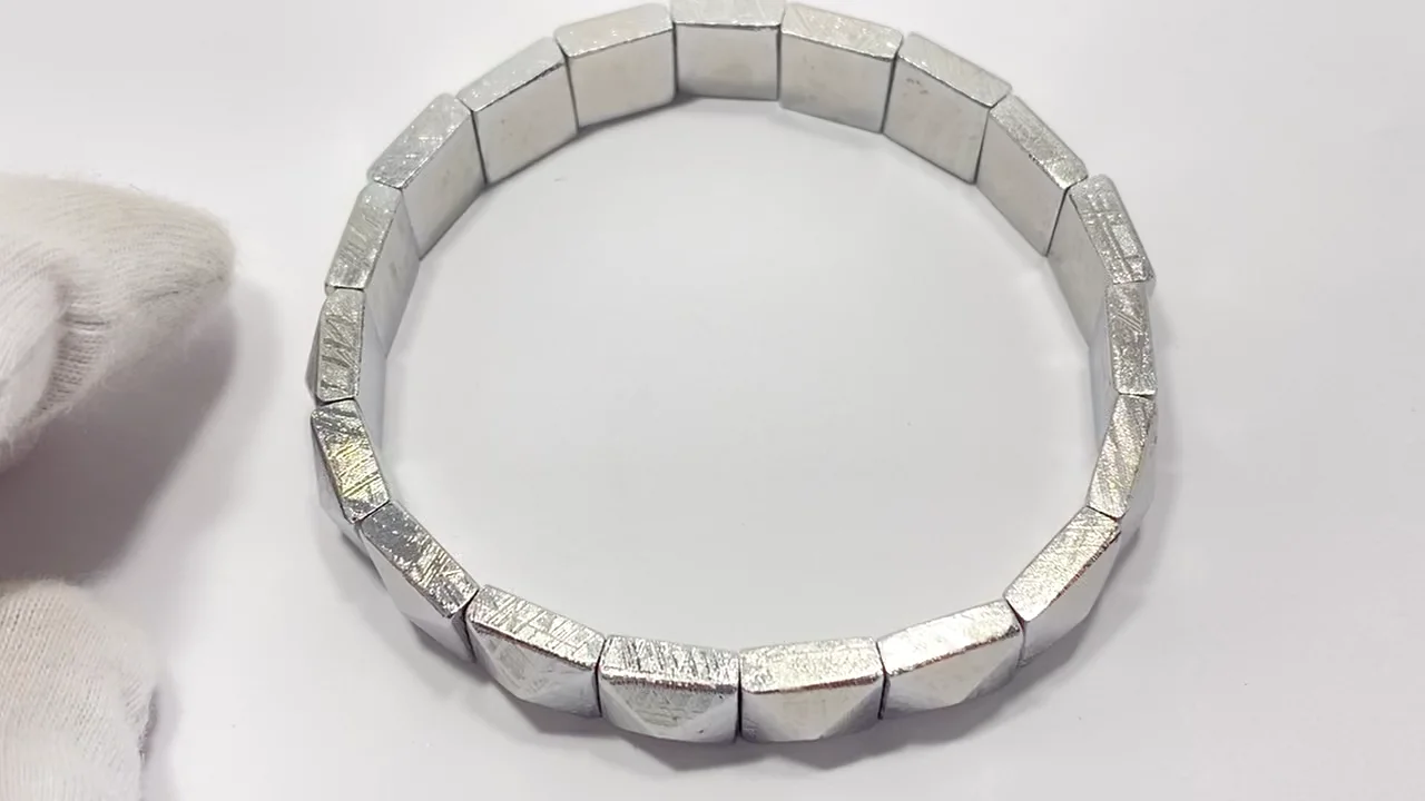 動画】【1点もの】メテオライト(ムオニナルスタ隕石) 2つ穴