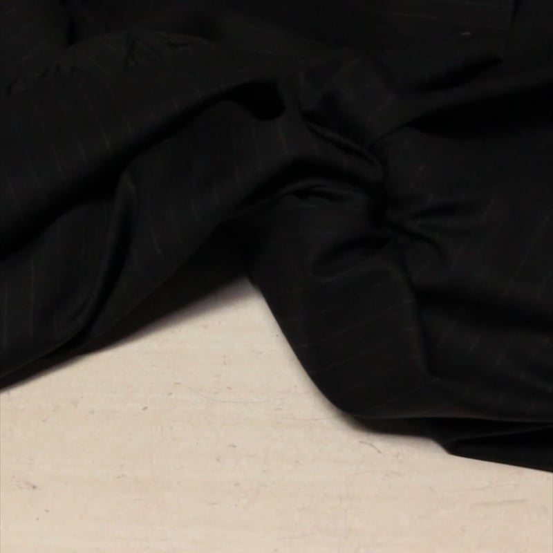 Vidéo: Tissu tailleur sergé 100% laine super 110's - Rayure craie anthracite (Coupon de 3,10 mètres)