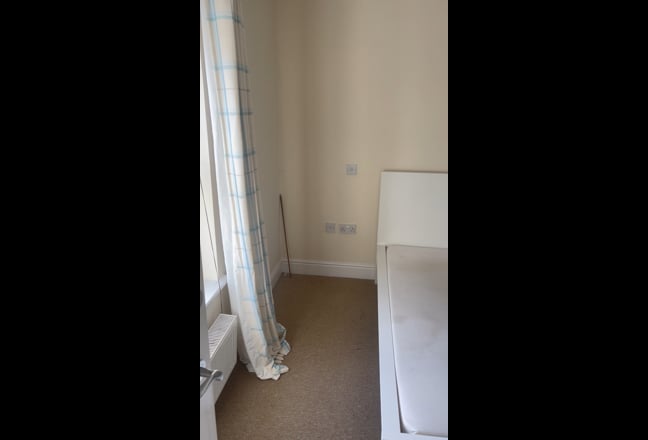 Double En-suite Room Nr Station £695 pcm inc bills Main Photo