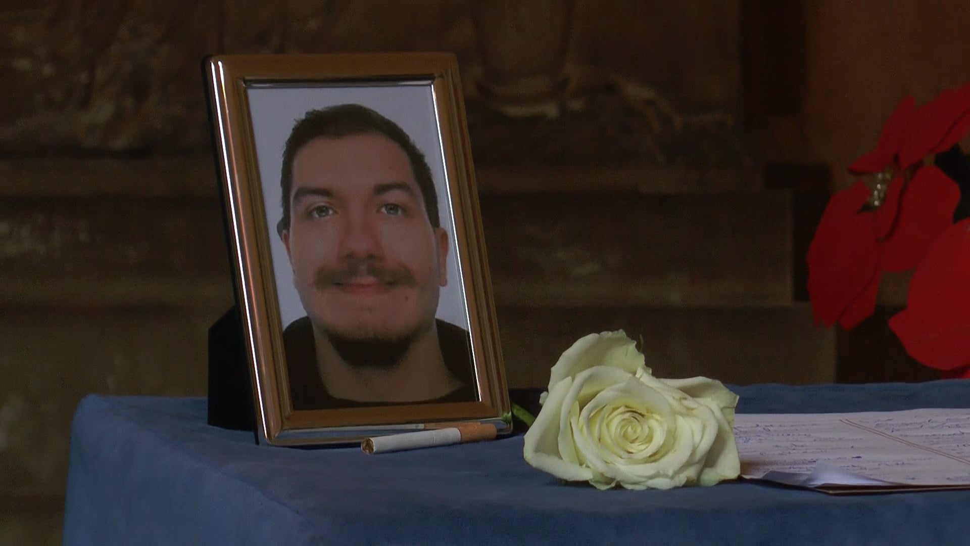 I funerali di Simone, tra rabbia e commozione