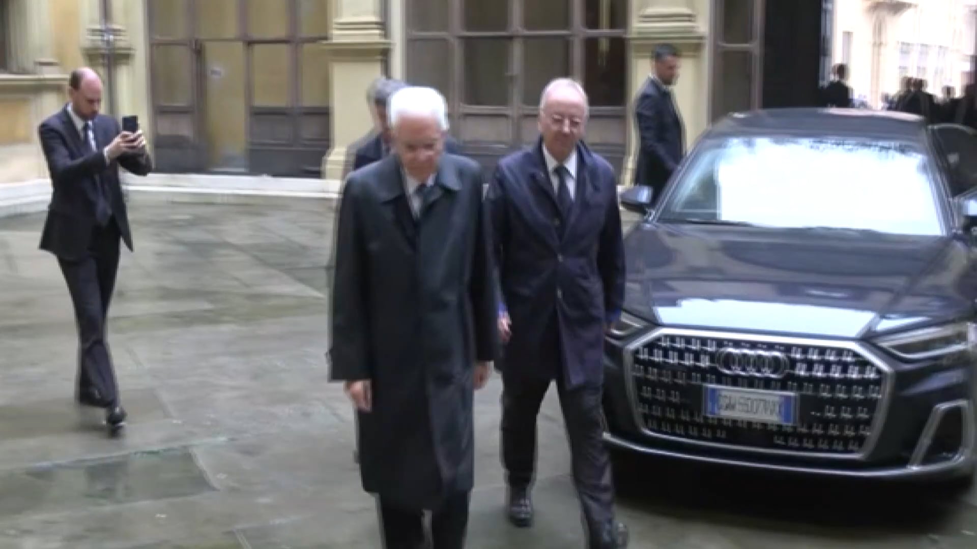 Mattarella a Bologna, solidarietà e cordoglio per l’alluvione e gli operai morti