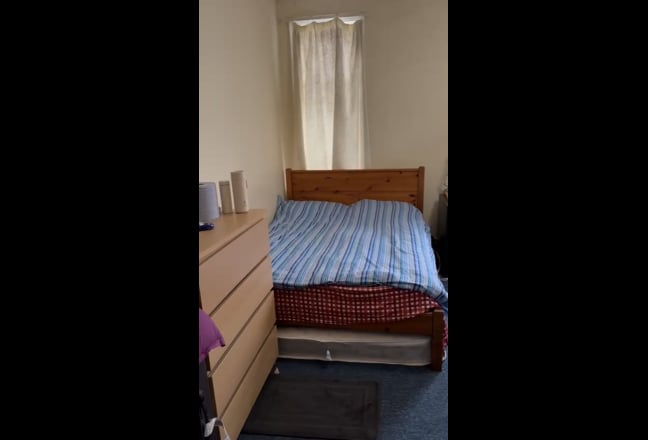 Fully furnished double room to rent Main Photo