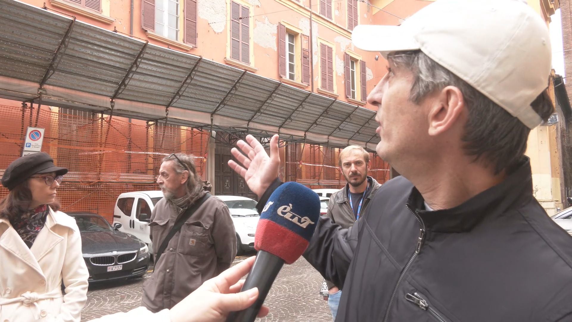 Degrado, delinquenza, rifiuti e topi: l’esasperazione dei residenti di Via dell’Abbadia