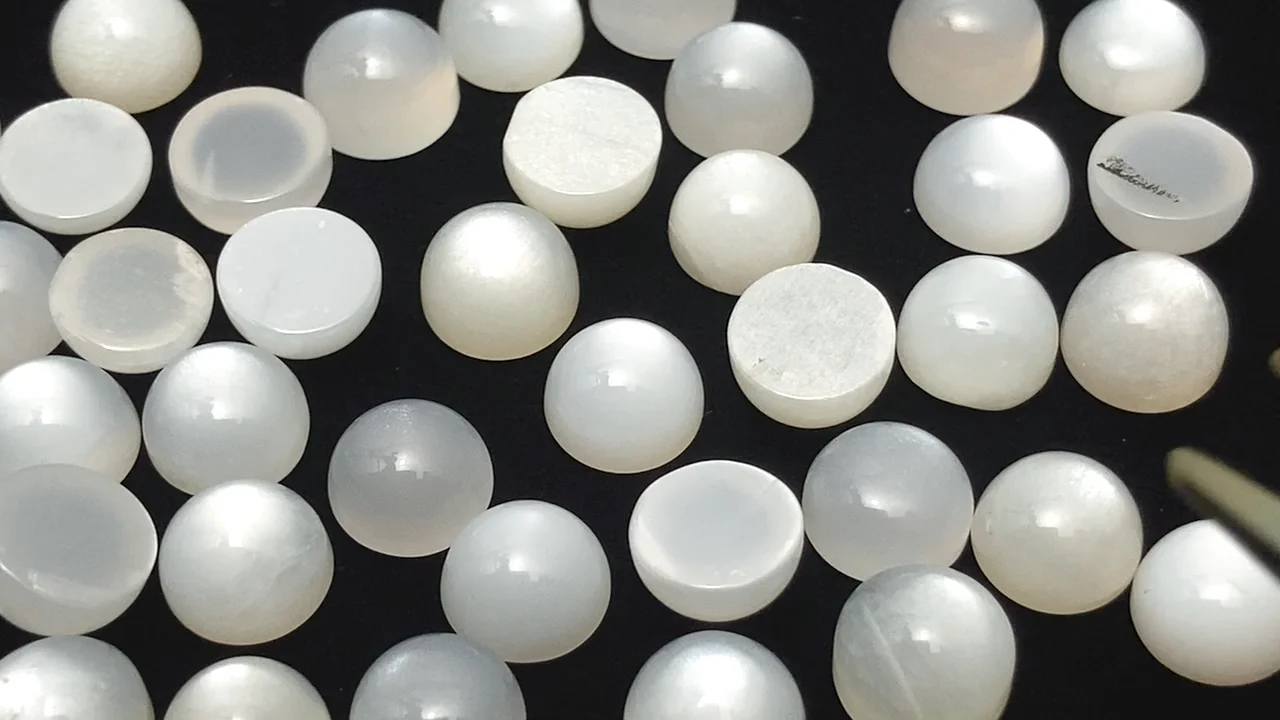 ホワイトムーンストーン ラウンド カボション8×8mm 5個｜天然石ビーズ