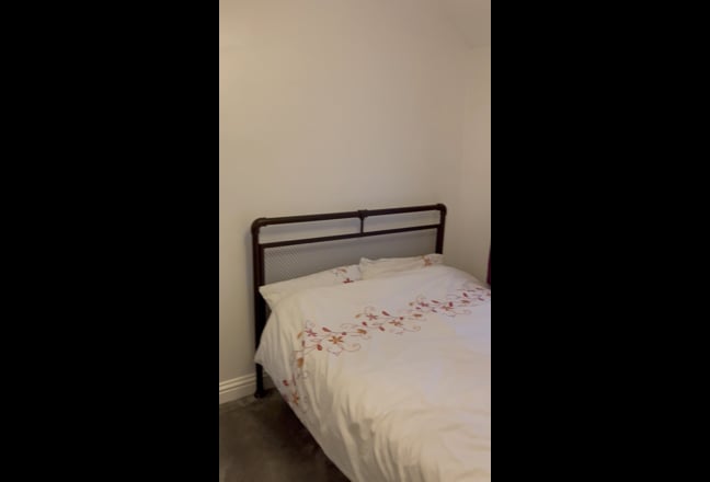  Double   bedroom  available,  Female  preferred Main Photo