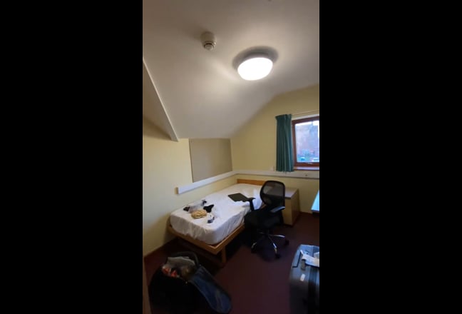 Single room for female student for 2 months Main Photo