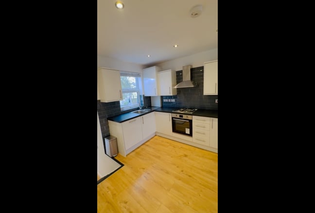 Amazing 3 bed flat for rent Old Kent Road se15 Main Photo