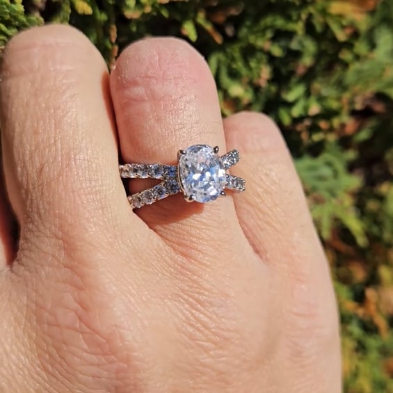 Split Shank with 2ct Oval Center - F1518/CZ/14KT