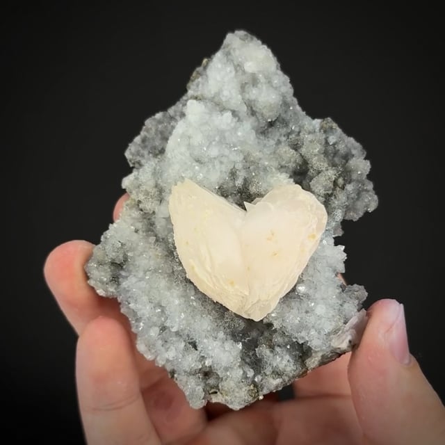 Calcite on Quartz