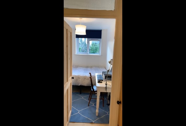 Furnished room available E17 5 mins from tube Main Photo