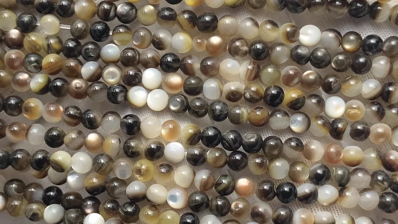 ブラウン～ブラックシェル（黒蝶貝） ラウンド3mm 1連｜天然石ビーズの