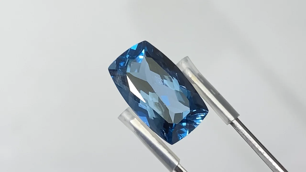 宝石質ロンドンブルートパーズAAA ルース ラウンドファセットリング ロンドンブルートパーズ ラウンドファセットカット4×4mm 5粒